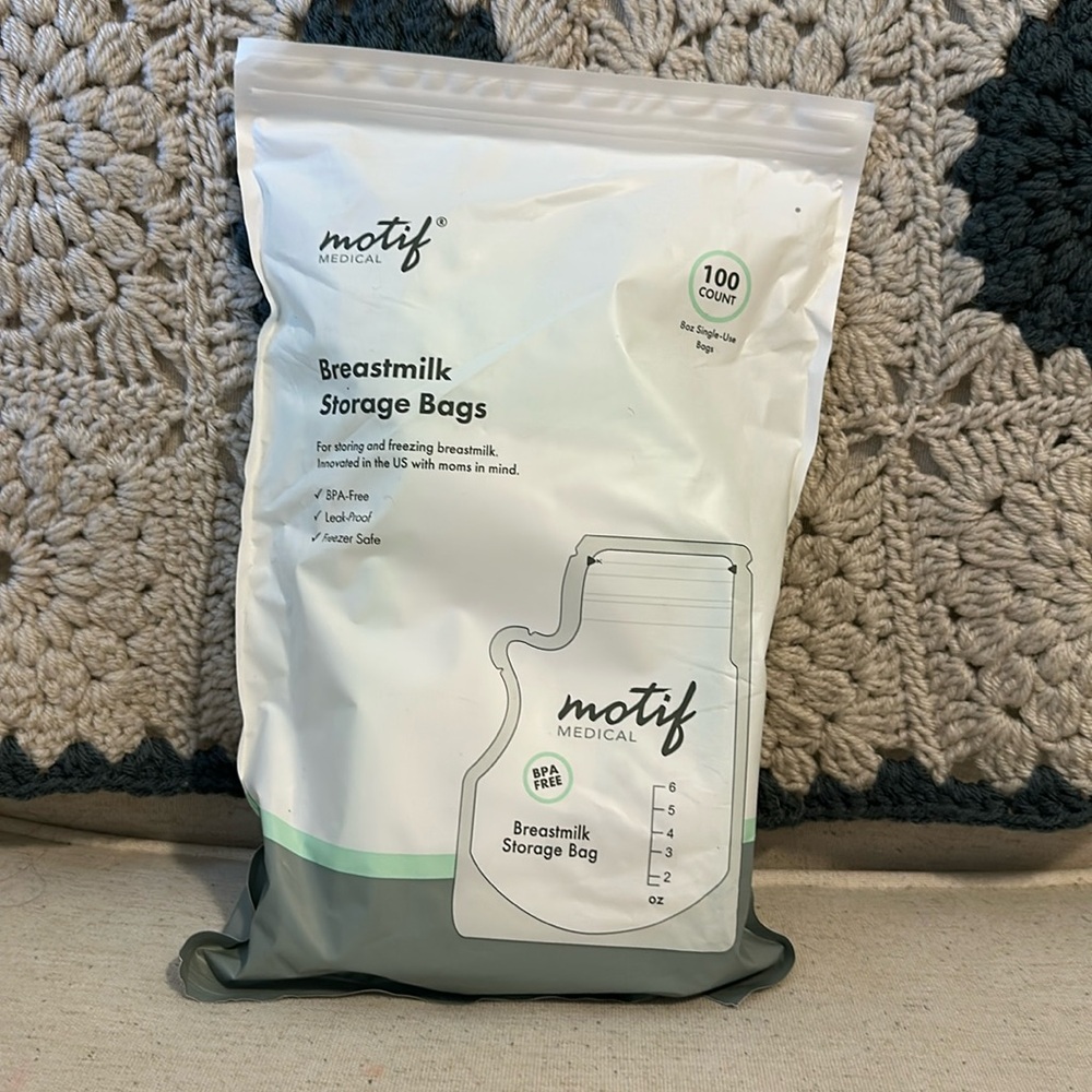 Motif breast milk storage bags
